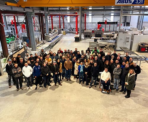 100 collaborateurs